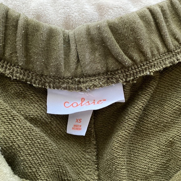 Colsie Short - Picture 2 of 2